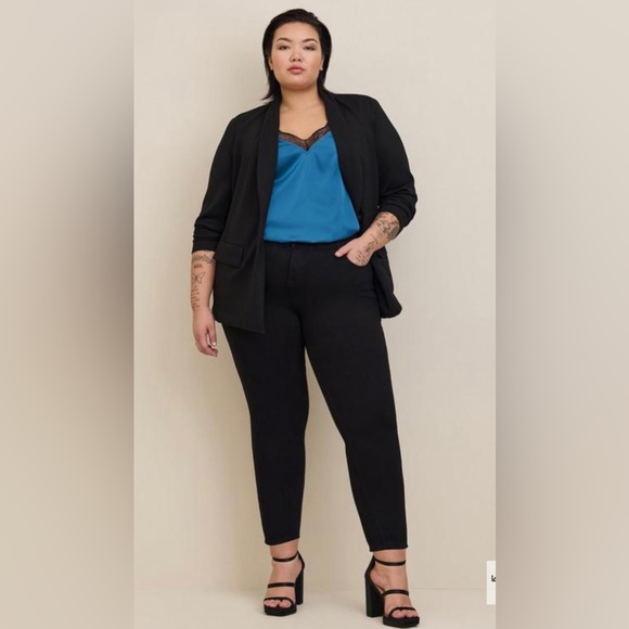 Torrid Satin Lace Trim Cami NWT - Picture 4 of 8